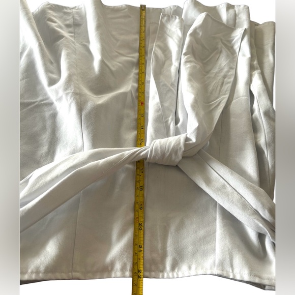 5/25$ ✨ YoungCore Skirt - Picture 7 of 9